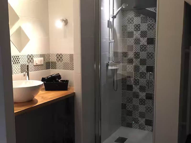 salle de bain chambre 2