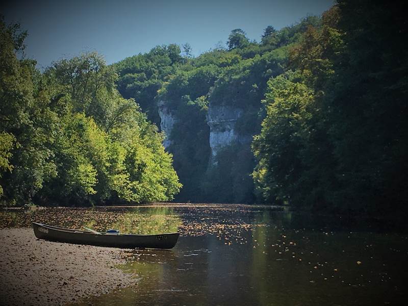 Randonnée itinérante  2 jours en canoë rivière Vézère en Dordogne