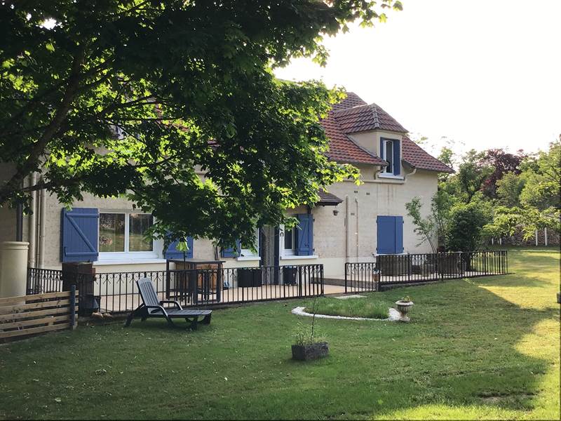 le parc coté potager ,poules ,la maison des tortues