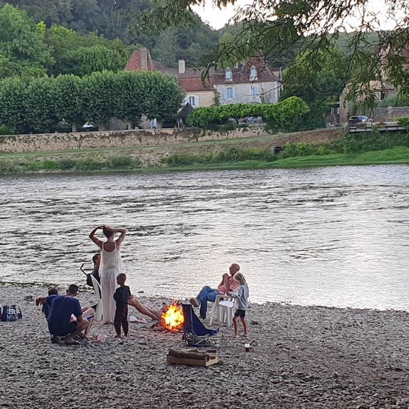 pique-nique sur la plage de Limeuil