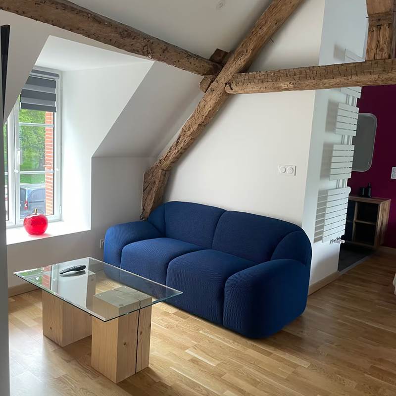 d9a3b697-4fb1-44e0-b517-a912822c5b3a 2