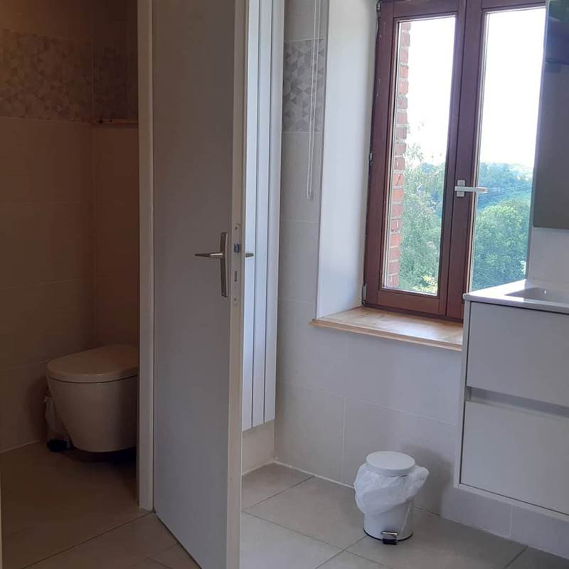 Chambre Paul Rebeyrolle rénovée juin 2021 - WC suspendu fermé dans la chambre
