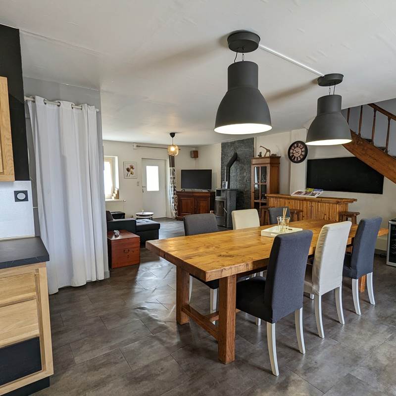Salle à manger vue 1