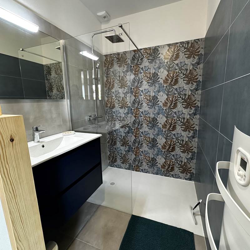 Logement 1 LE MAINE LOREVA CONSTANT Vue salle d'eau