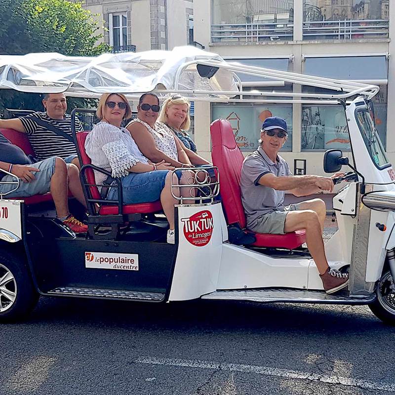 Tuk tuk de Limoges en route pour découvrir la ville-galerie