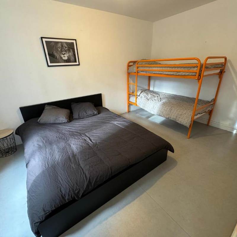 Aux-canards-Cozy-lit-queen-size-lit-superposé