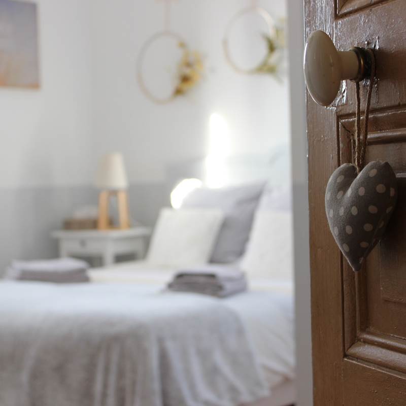B&B La Poterne - Chambre d'hôtes Florale à Epernay