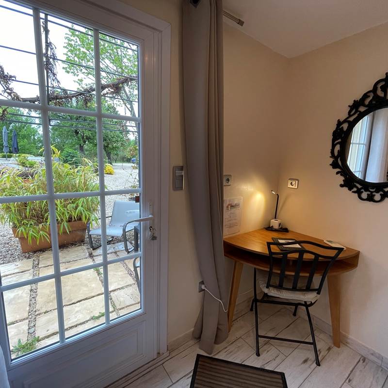 chambre julien coin bureau