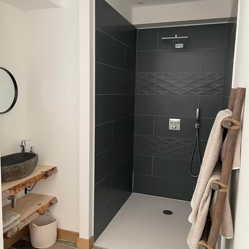 e6566f35-8175-42d9-b241-97e66a63c06b