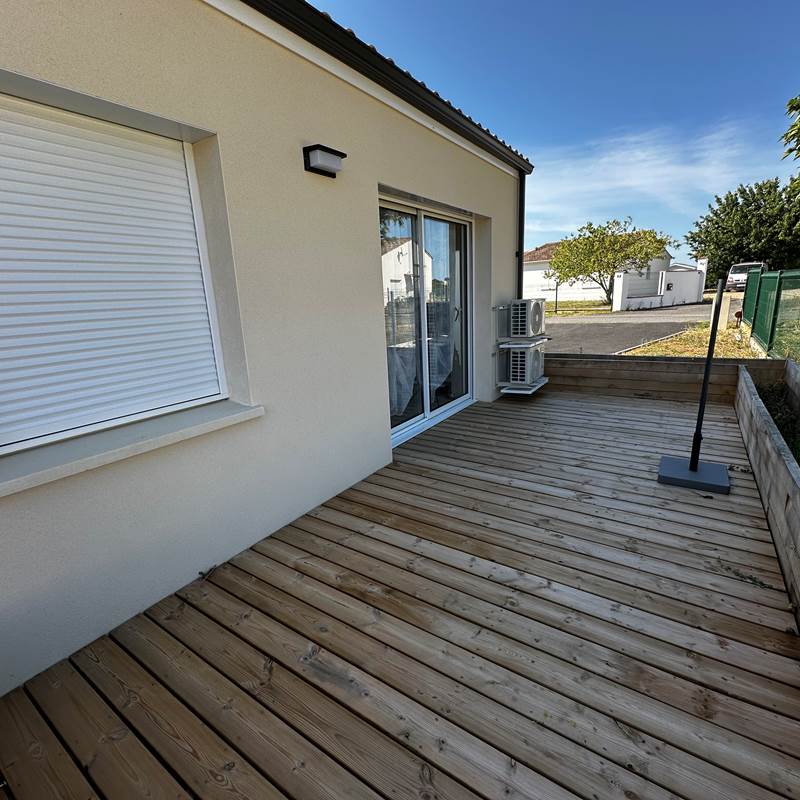 Logement 2 Equilibre LE MAINE LOREVA CONSTANT vue terrasse extérieure