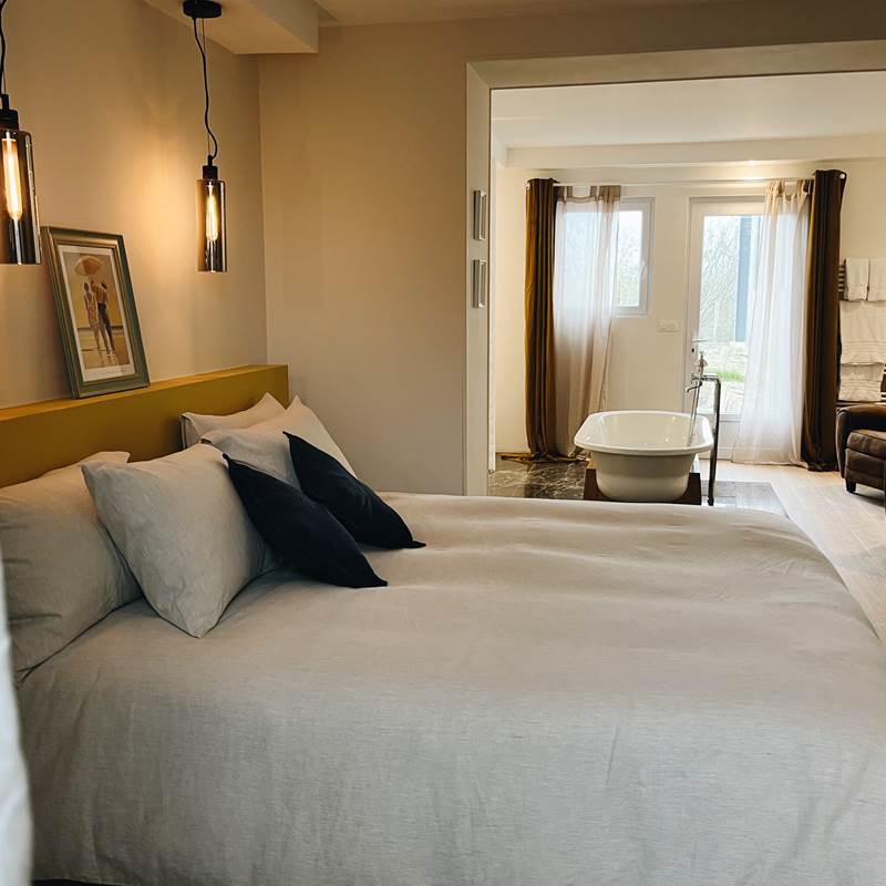 Chambre 1 - Domaine Labouroume - chambre d'hote a la campagne9