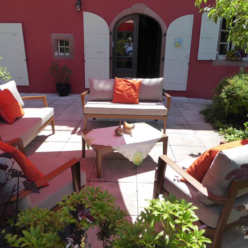 Terrasse du gîte le Châtaignier à Freland