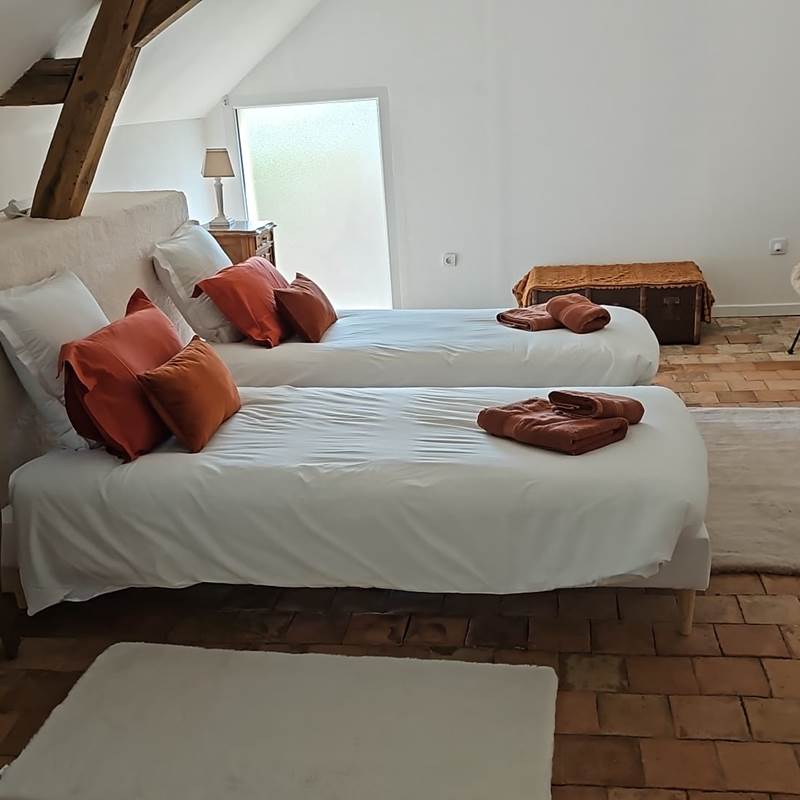 hébergement-pour-vacances-dans-le-Mans-avec-accès-piscine