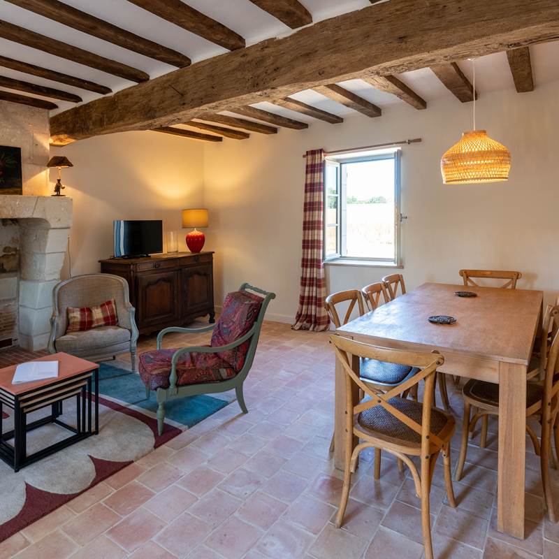 salon et espace repas - gîte du Cerf