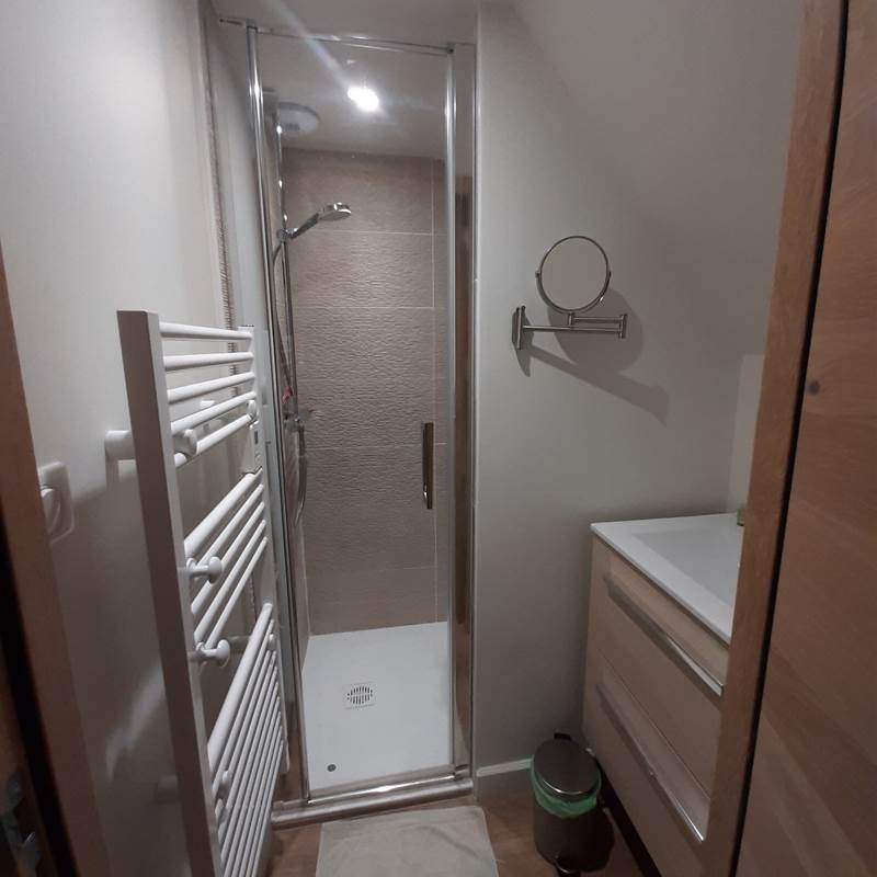 salle de bains pour la chambre double