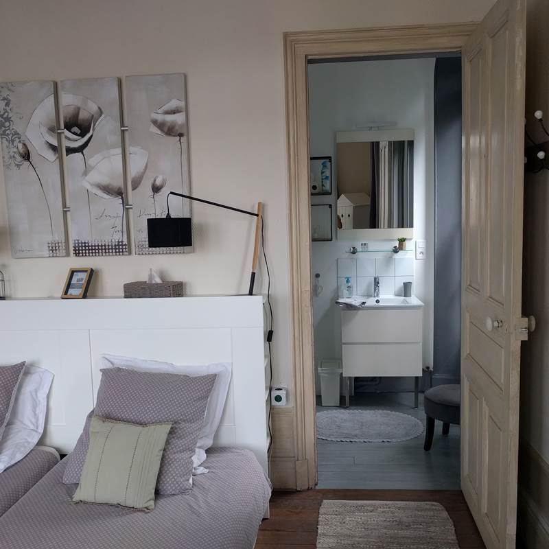 B&B La Poterne - Chambre d'hôtes Minérale à Epernay