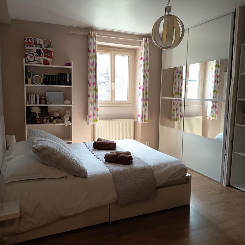 chambre 2 lit double taille 140  avec bureau