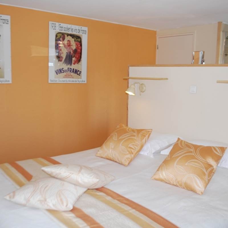 Chambre Guimbelot chambre double lit :1,80m x2,00m