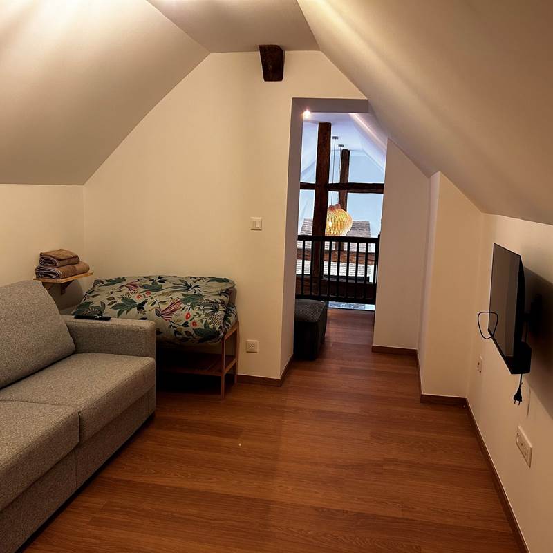 canapé lit avec un matelas de 15 cm