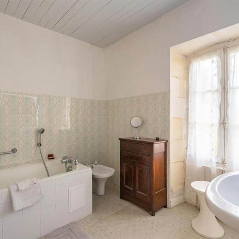 chambre-lit-queen-size-charente-maritime