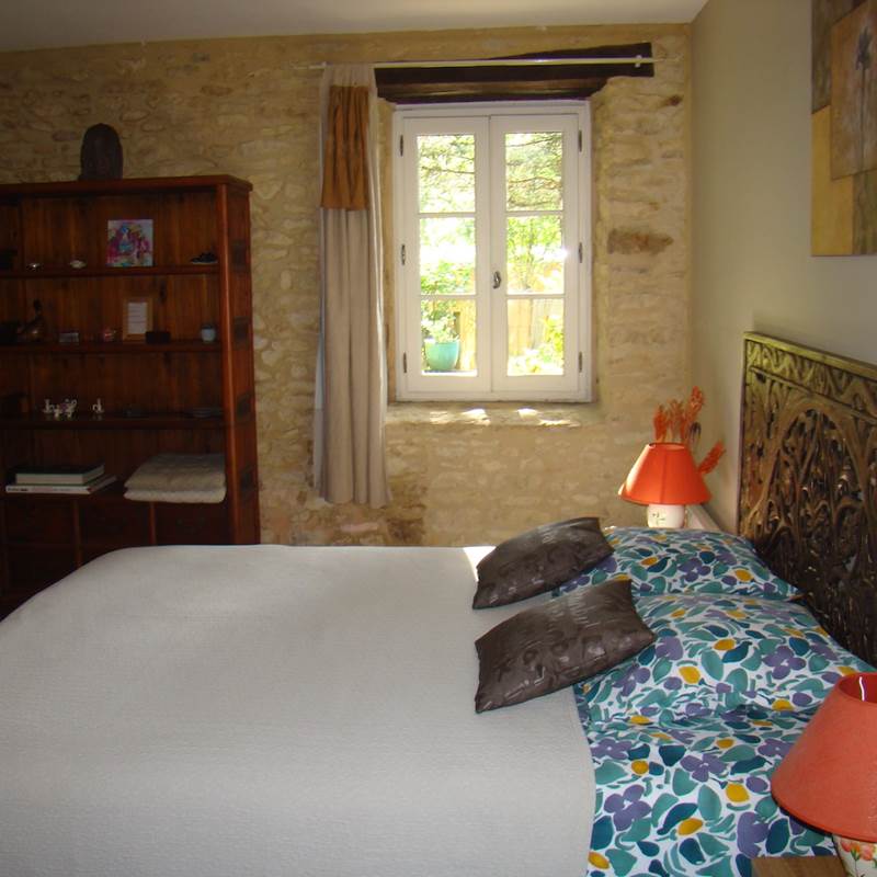 Chambre ocre