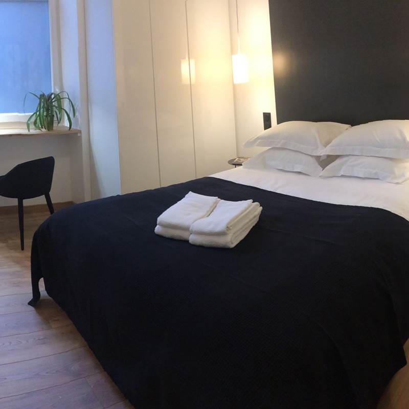 Une chambre spacieuse