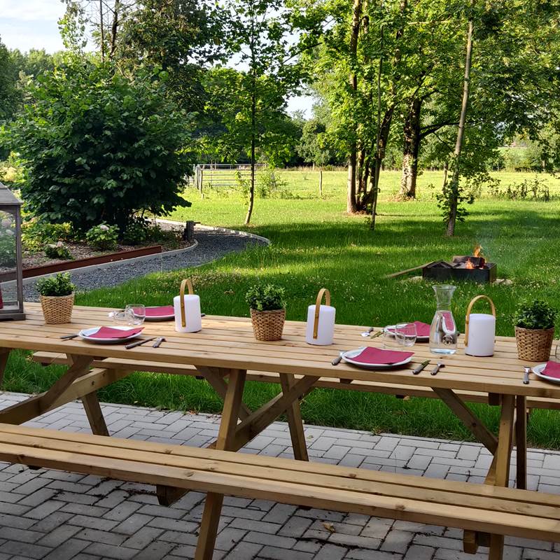 La table extérieure