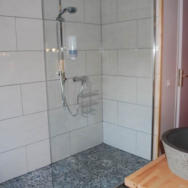 Douche à l'italienne La Pousse d'Or hotel limousin 87120