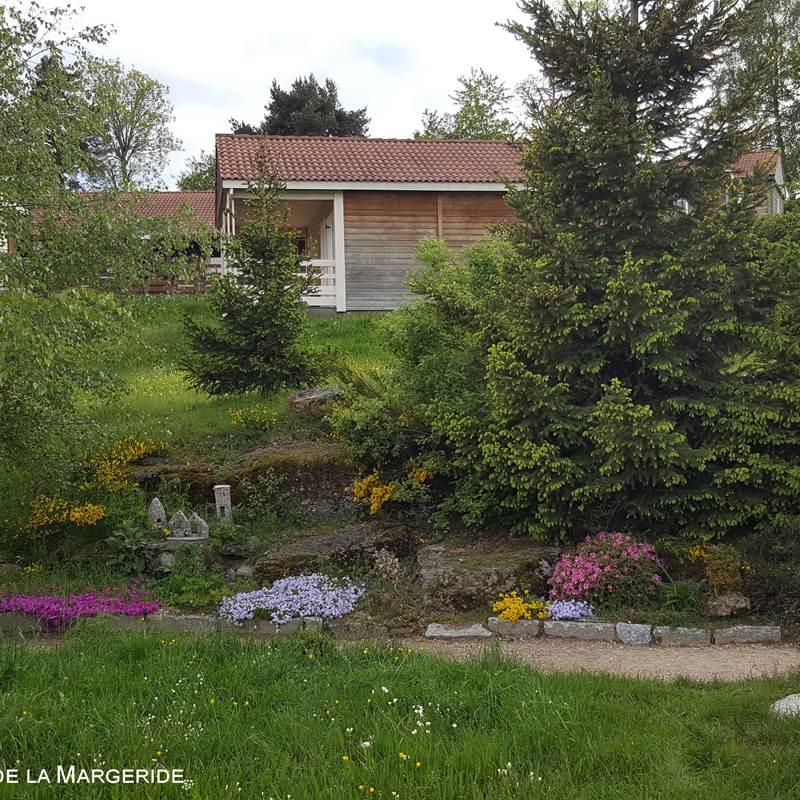 Les Chalets de la Margeride: Piscine 2