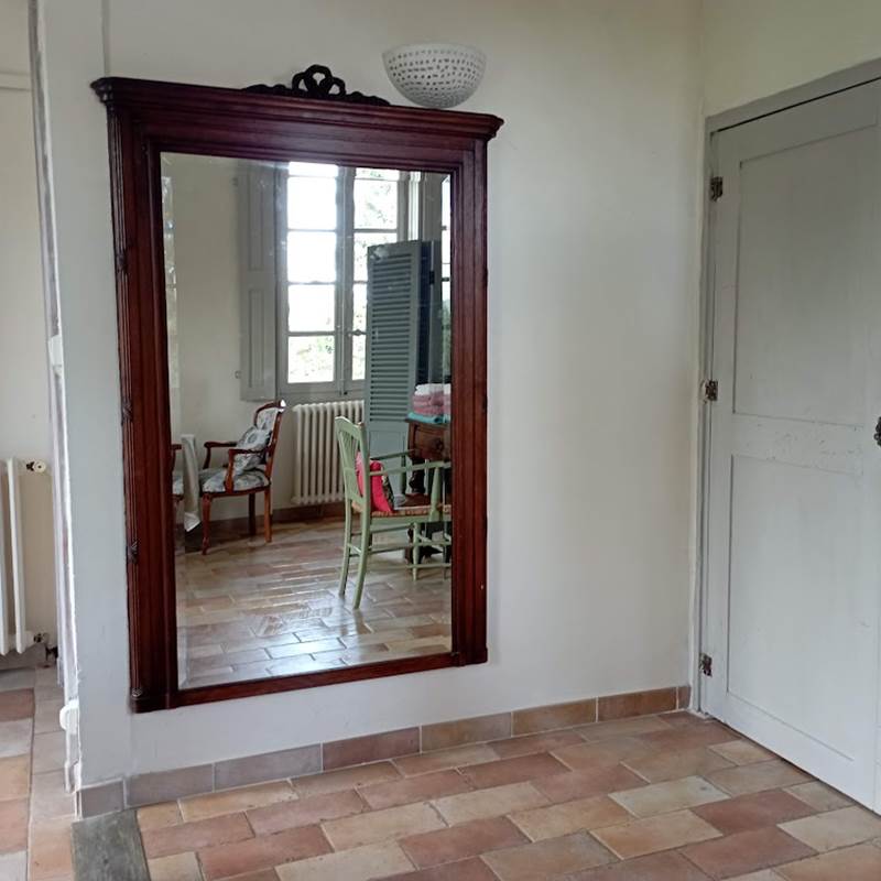 Le miroir dans la chambre amado