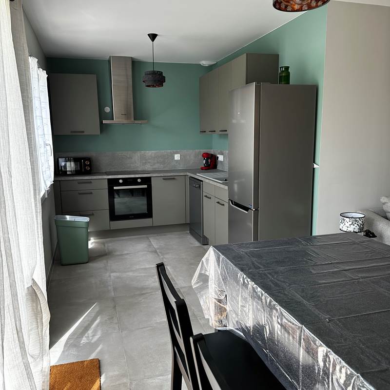 Logement 3 Evasion LE MAINE LOREVA CONSTANT vue repas cuisine