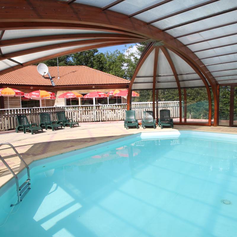 Les Chalets de la Margeride:  Piscine & terrasses