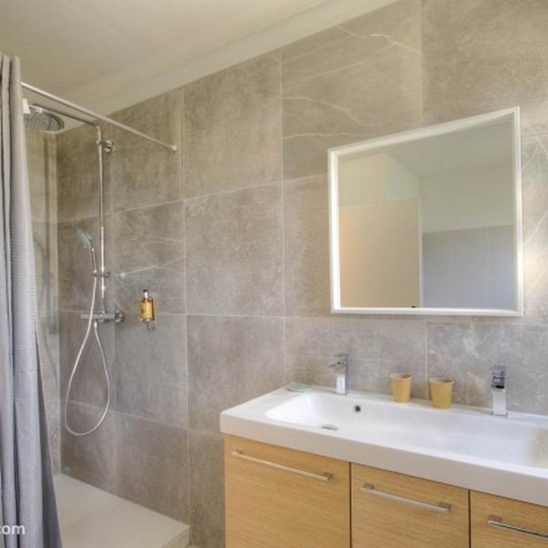Chambre Corse SDB