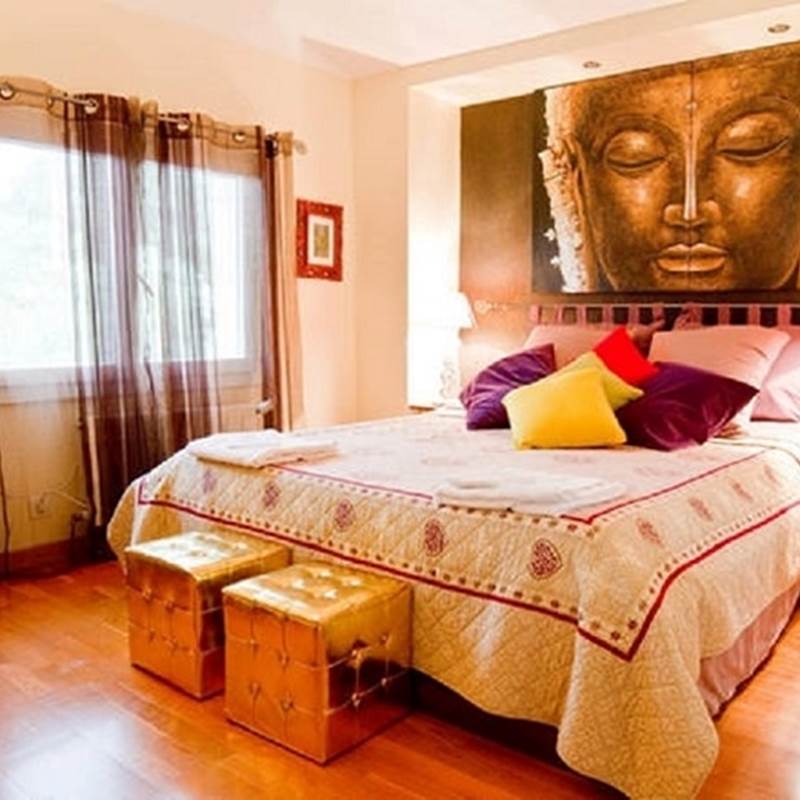 Chambre avec lit 160, bureau, climatisation