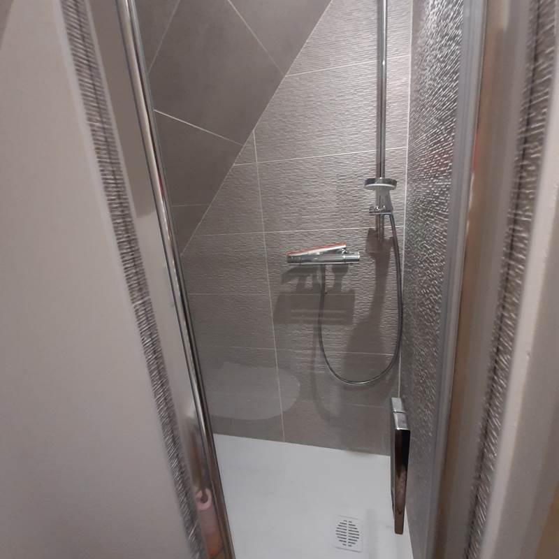 Douche et WC pour la chambre de l'étage - gîte du Cygne