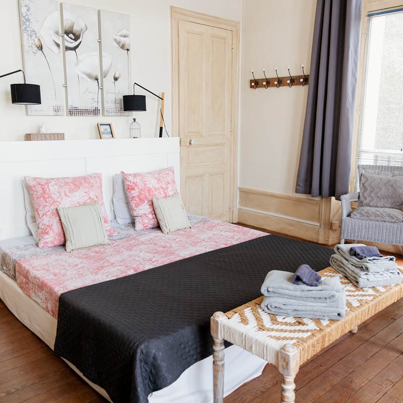 B&B La Poterne - Chambre d'hôtes Minérale à Epernay