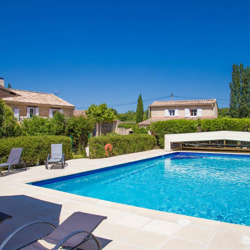 piscine commune   12x6 couverte en demi saison