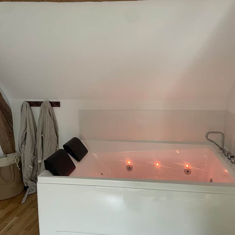 ba16195f-af8c-4137-a21e-3abf43763c60