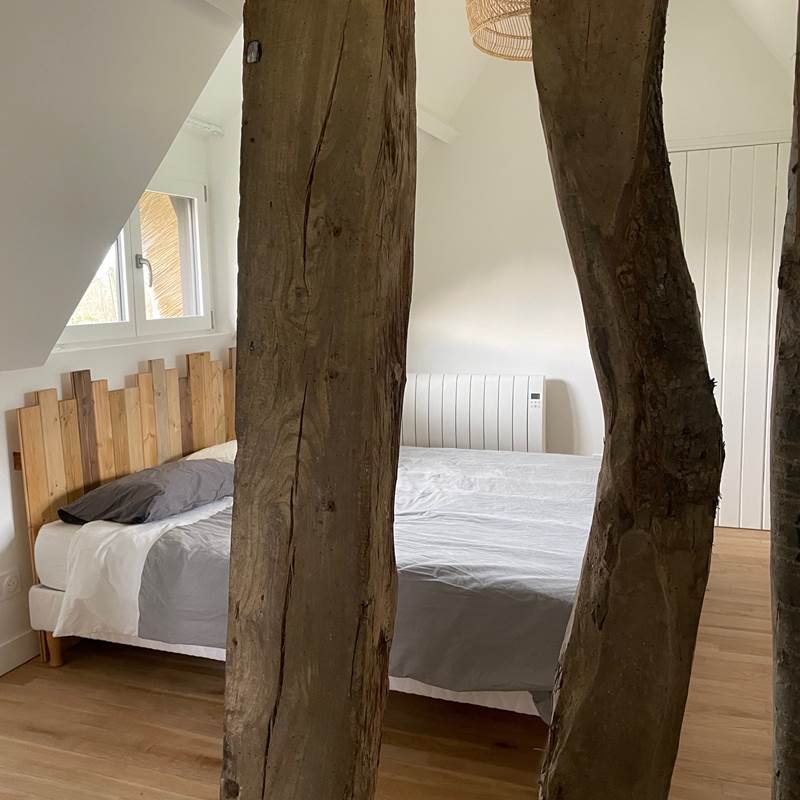 le colombage entre la chambre et l'espace bébé