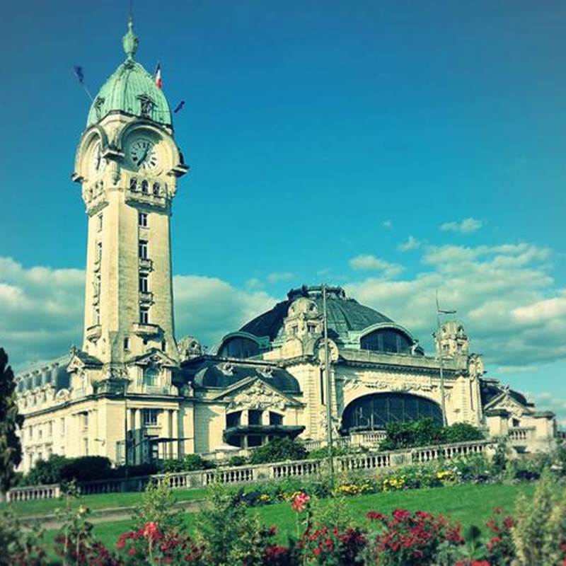 Circuit en petit train touristique, la gare des bénédictins de Limoges.-galerie