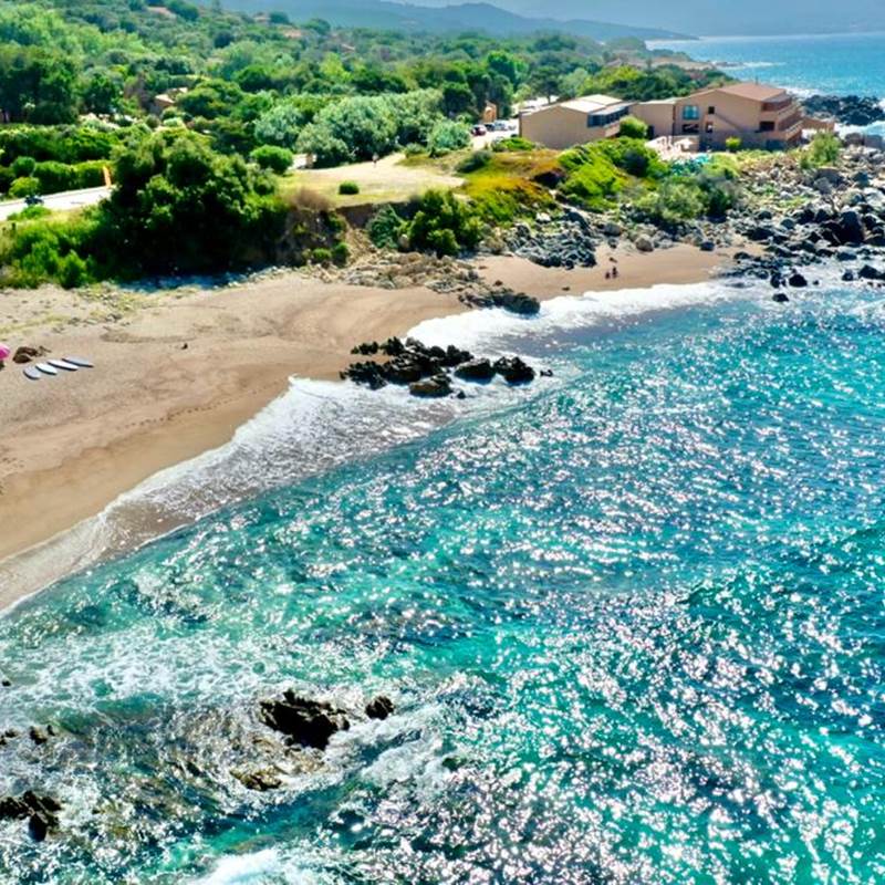 Abbartello kayak Corse paddle vue de drone sur l'hotel-galerie