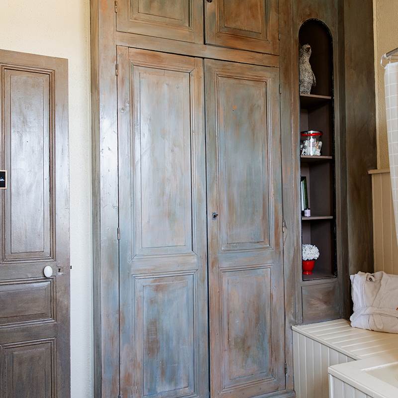 SDB privative sur le palier en face de la chambre
