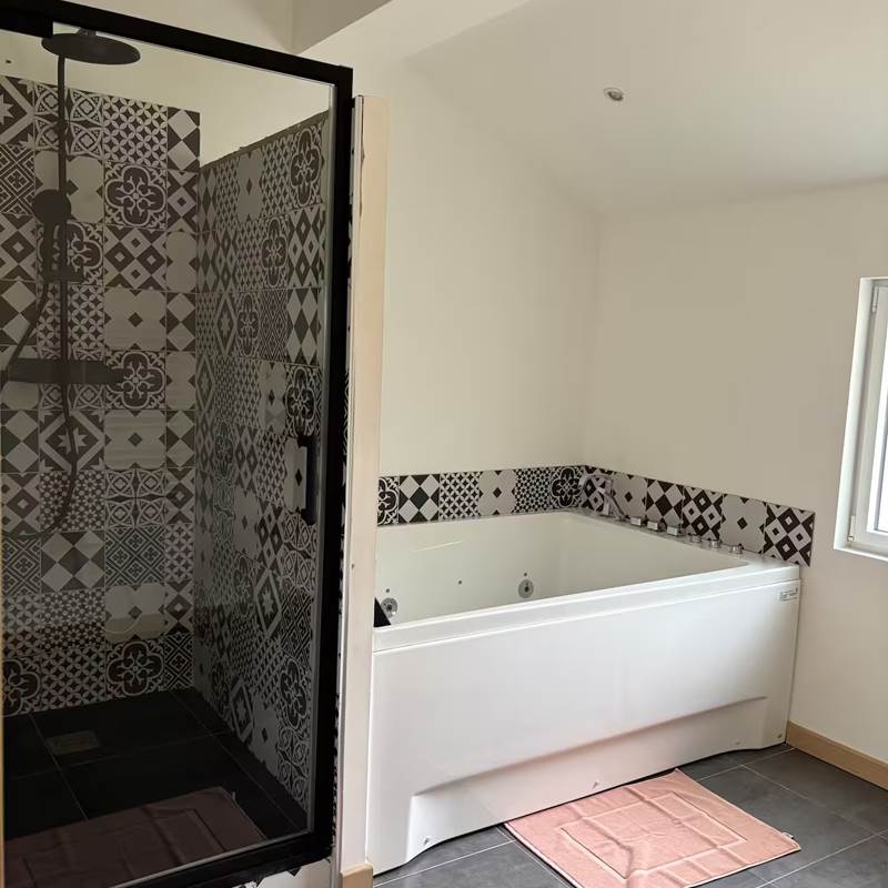 e73be29a-841e-40c8-b747-5c6c2038716c