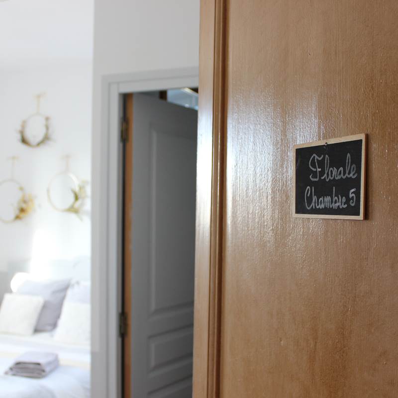 B&B La Poterne - Chambre d'hôtes Florale à Epernay