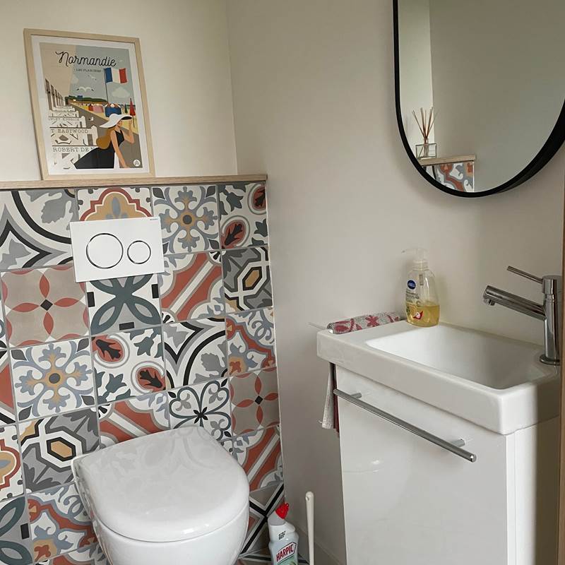 les toilettes au rez-de-chaussée