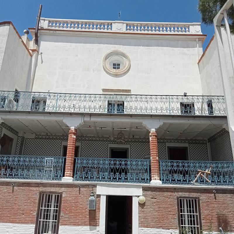 Le Mas Palegry chambres d'hôtes Perpignan - La maison sous le soleil. trois terrasses pour profiter du soleil au maximum