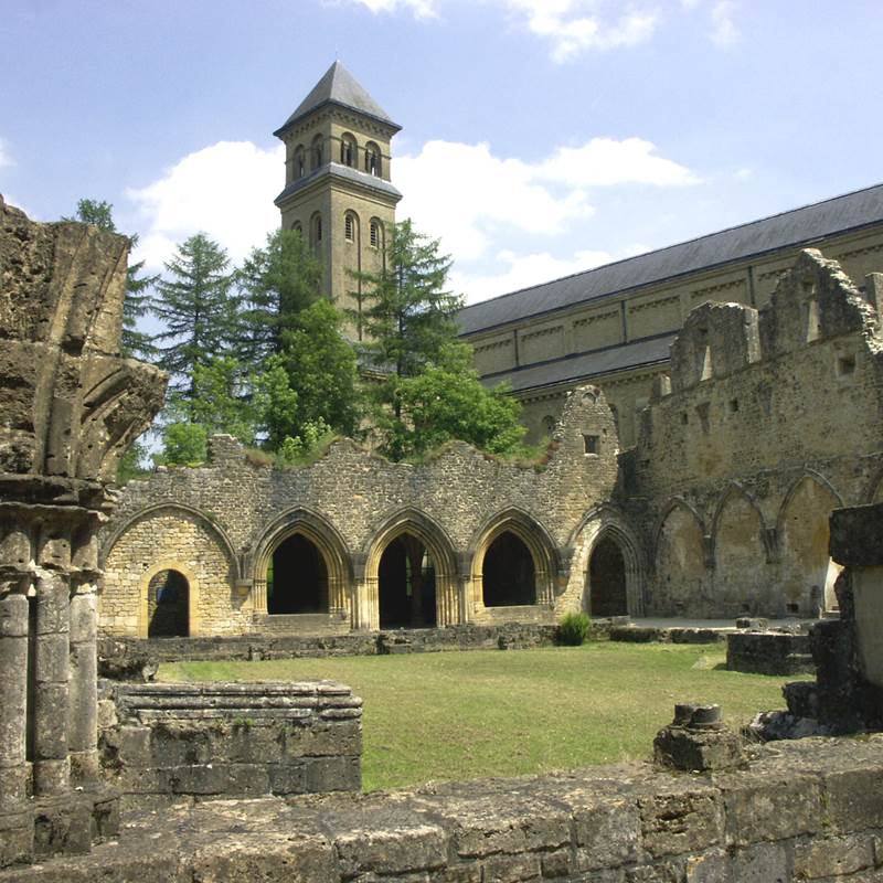 cloître ruines 300DPI-img-around