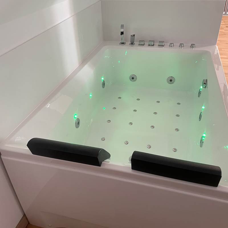 79611137-f0cc-4203-937b-0e5fd41035e6