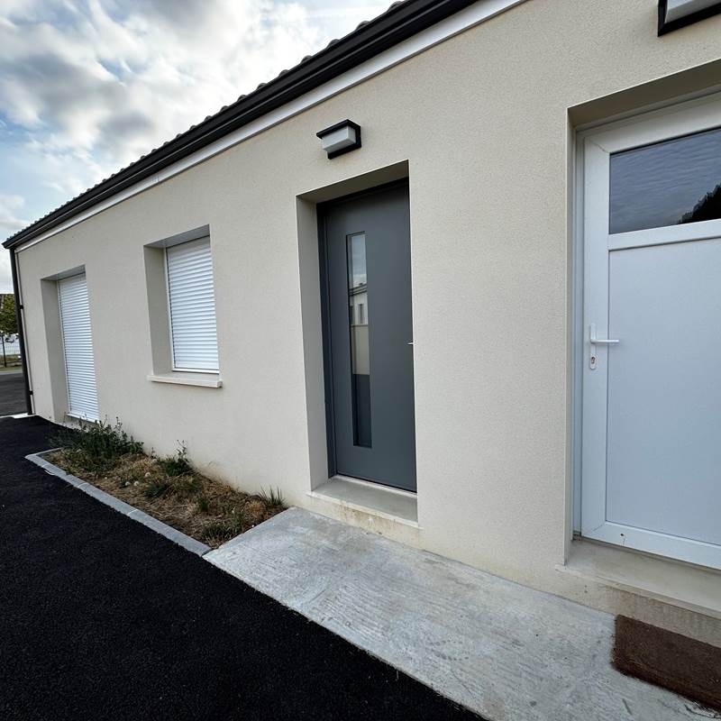 Logement 1 LE MAINE LOREVA CONSTANT Vue Extérieure