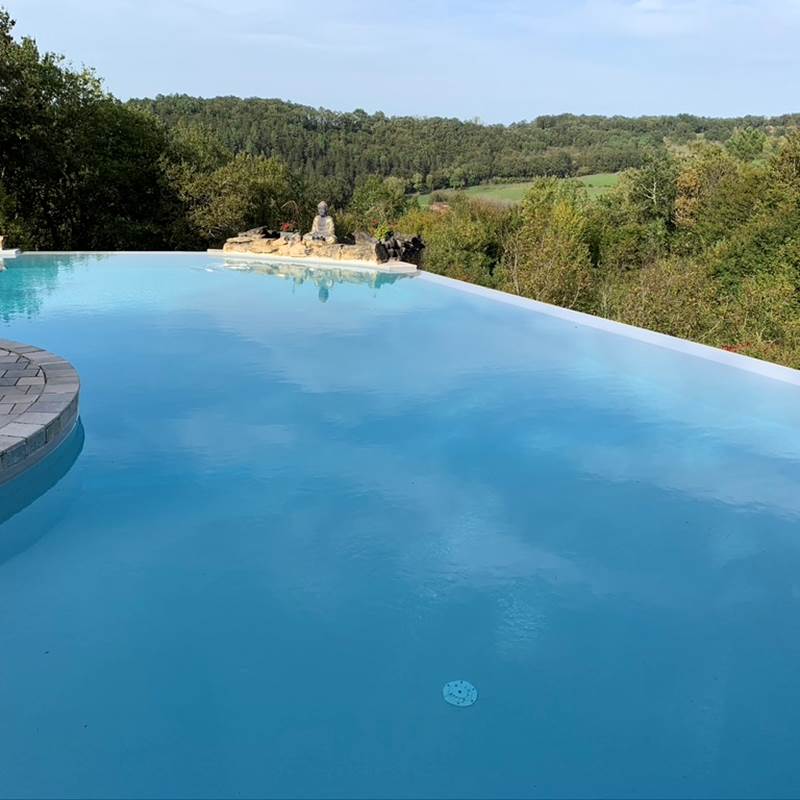piscine à double débordement, au sel